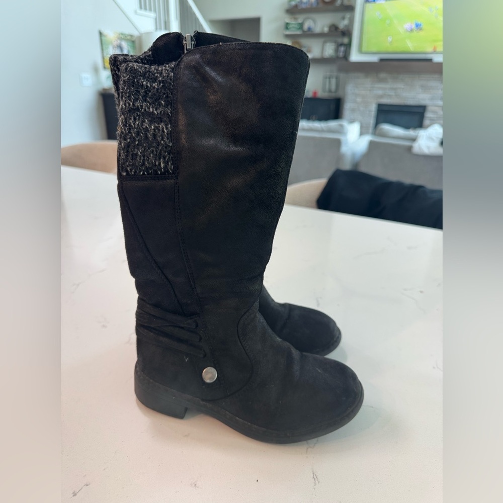 Baretraps boots.  Little girls size 12.  Tall black boots with full zipper.